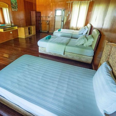 מולו Benarat Lodge מראה חיצוני תמונה